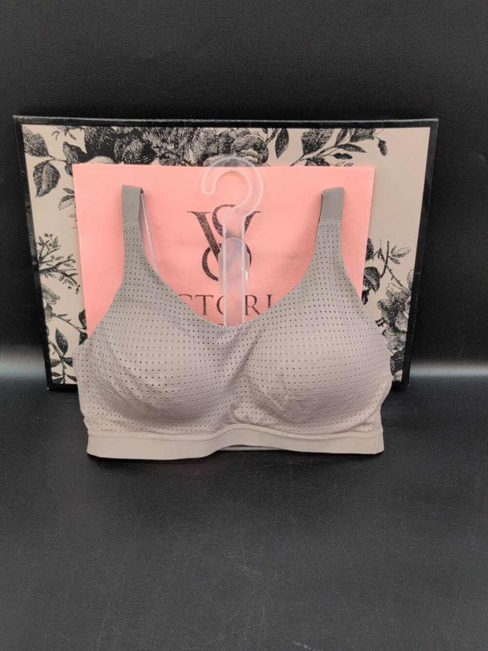 Victoria Secret VSX Lightweight Racerback Pull On Mesh Sports Bra 32C Bare Taupe